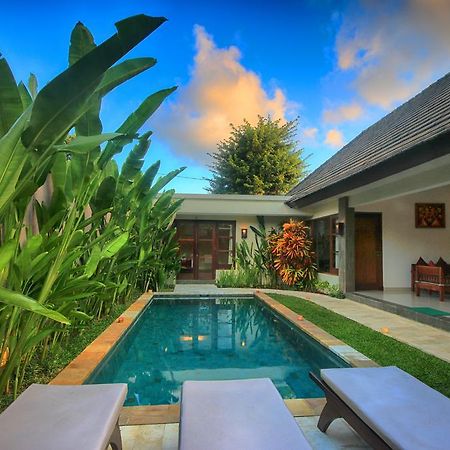 Bukit Kirana Villas Uluwatu  Exterior photo